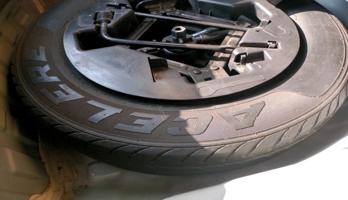 2012 Hyundai i10 SPORTZ 1.2, Petrol, Manual, 67,883 km, tyre