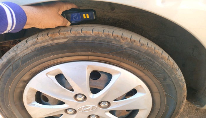 2012 Hyundai i10 SPORTZ 1.2, Petrol, Manual, 67,883 km, tyre