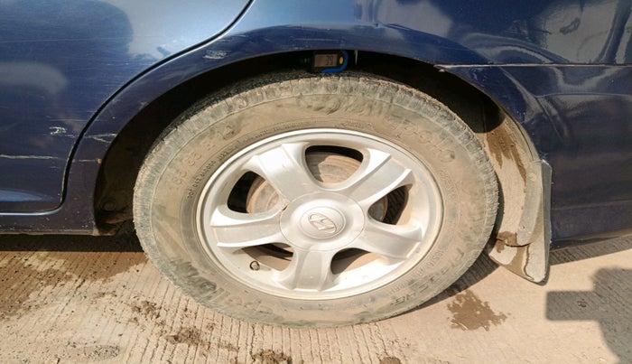 2010 Hyundai Verna TRANSFORM 1.6 SX VTVT, Petrol, Manual, 70,649 km, tyre