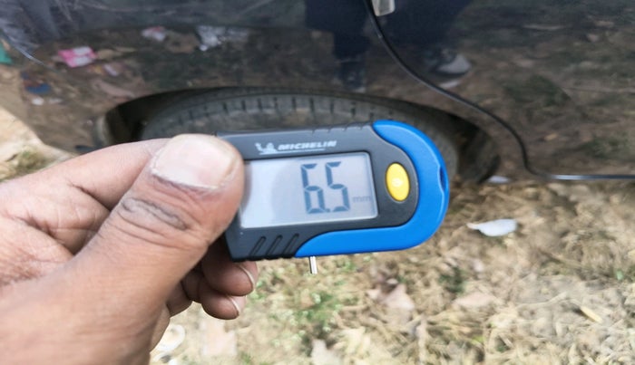 2023 Maruti Baleno DELTA 1.2 AGS, Petrol, Automatic, 9,621 km, tyre