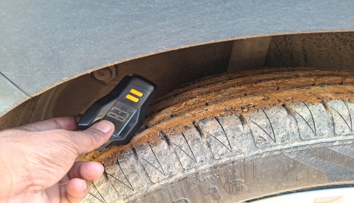 2021 KIA SONET HTK PLUS 1.2, Petrol, Manual, 10,150 km, tyre