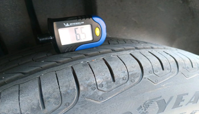 2022 Skoda KUSHAQ AMBITION 1.0L TSI MT, Petrol, Manual, 32,292 km, tyre