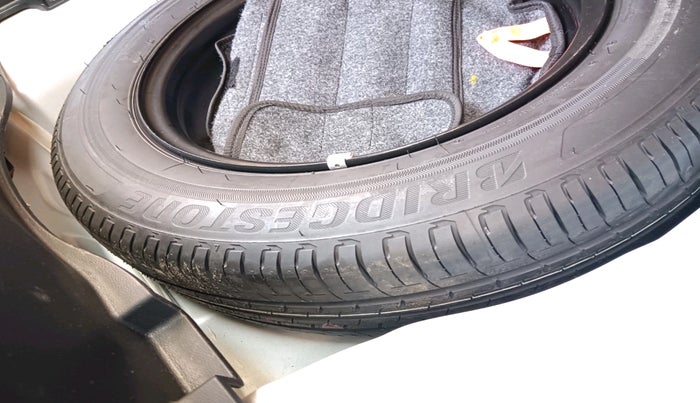 2025 Hyundai NEW I20 ASTA (O) 1.2 MT, Petrol, Manual, 24,935 km, tyre