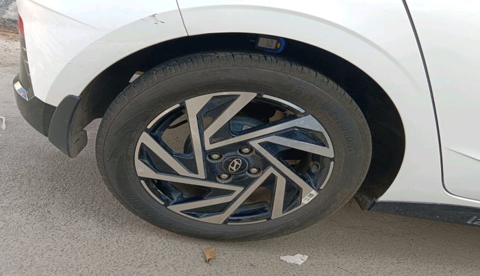 2025 Hyundai NEW I20 ASTA (O) 1.2 MT, Petrol, Manual, 24,935 km, tyre