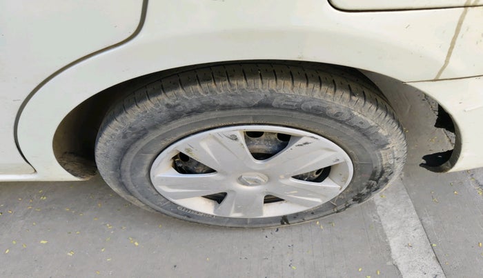 2013 Renault Scala RXE DIESEL, Diesel, Manual, 1,38,132 km, tyre