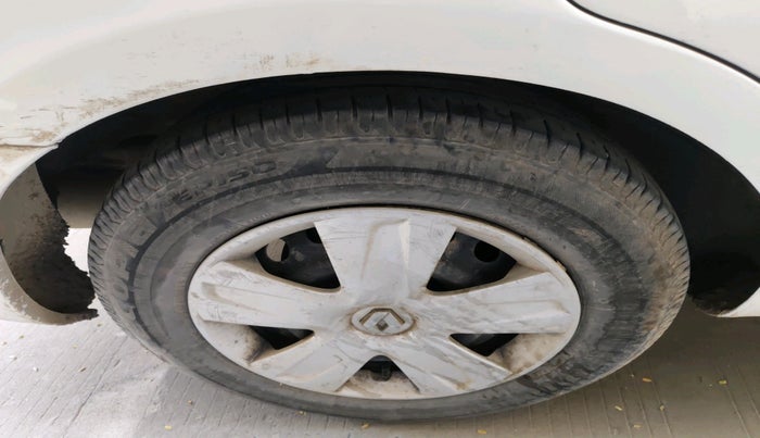 2013 Renault Scala RXE DIESEL, Diesel, Manual, 1,38,132 km, tyre