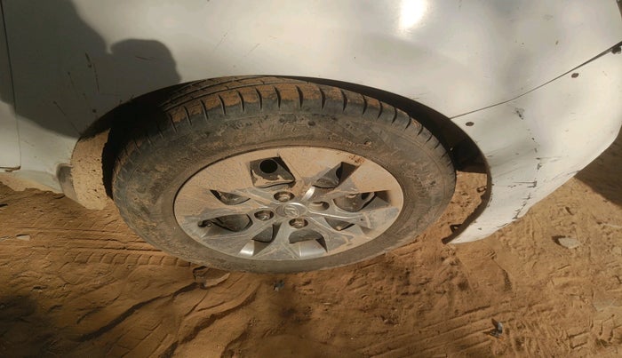 2015 Hyundai Xcent S 1.1 CRDI, Diesel, Manual, 1,74,677 km, tyre