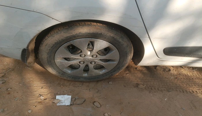 2015 Hyundai Xcent S 1.1 CRDI, Diesel, Manual, 1,74,677 km, tyre