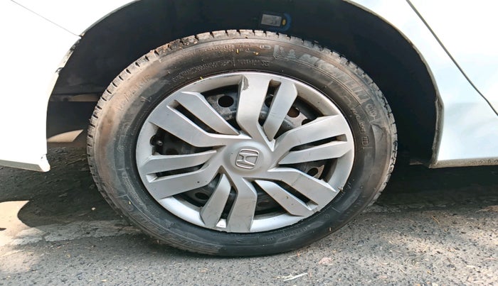 2014 Honda City 1.5L I-VTEC E MT, Petrol, Manual, 1,20,789 km, tyre