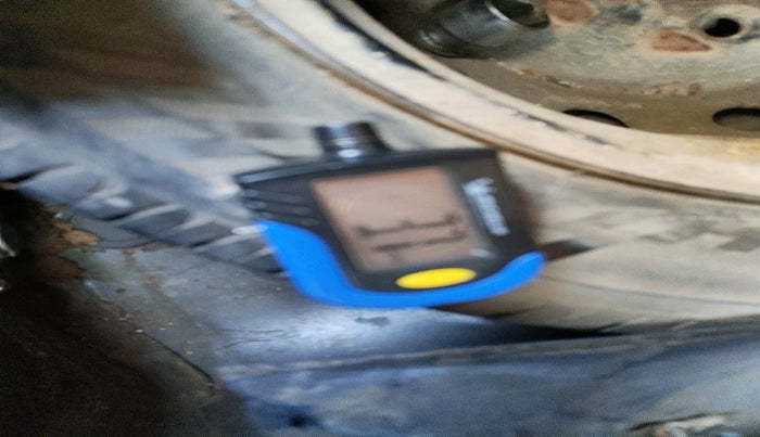 2014 Hyundai Eon MAGNA +, Petrol, Manual, 1,21,729 km, tyre