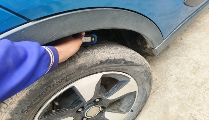 2018 Tata NEXON XZ PLUS DIESEL, Diesel, Manual, 1,29,149 km, tyre