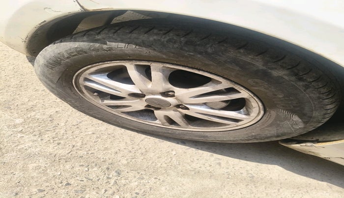 2014 Chevrolet Sail UVA 1.3 LT ABS, Diesel, Manual, 1,08,679 km, tyre