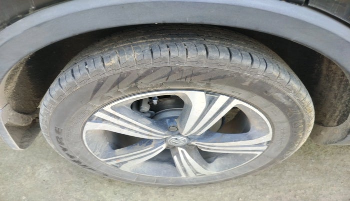 2022 MG ASTOR SHARP 1.5 MT, Petrol, Manual, 54,139 km, tyre