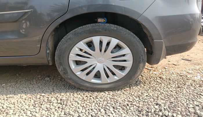 2014 Maruti Ertiga VXI CNG, Petrol, Manual, 1,62,250 km, tyre