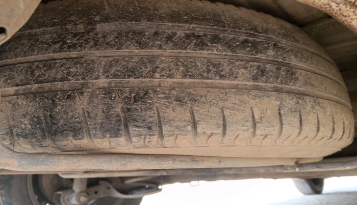 2014 Maruti Ertiga VXI CNG, Petrol, Manual, 1,62,250 km, tyre