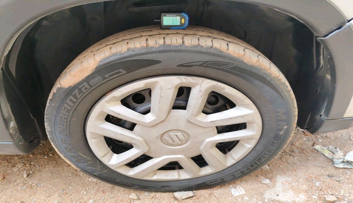 2017 Maruti Vitara Brezza VDI, Diesel, Manual, 1,41,458 km, tyre