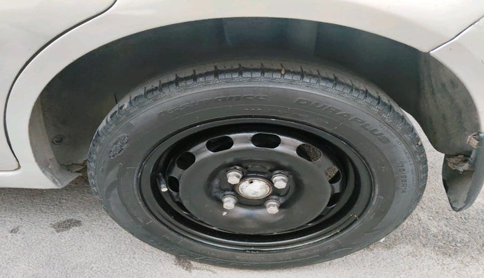 2011 Ford Figo ZXI 1.4 DIESEL, Diesel, Manual, 64,106 km, tyre