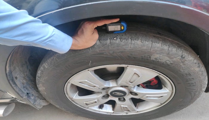 2012 Mahindra XUV500 W8, Diesel, Manual, 1,23,424 km, tyre