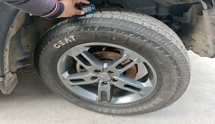 2023 Mahindra Thar LX HT PETROL 4WD MT, Petrol, Manual, 54,438 km, tyre