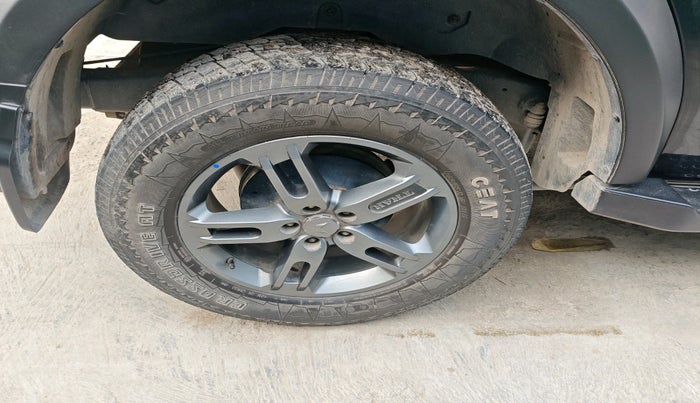 2023 Mahindra Thar LX HT PETROL 4WD MT, Petrol, Manual, 54,438 km, tyre