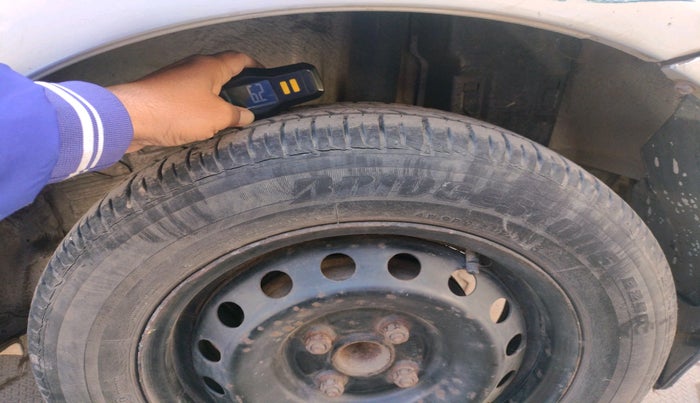 2011 Toyota Etios G, Petrol, Manual, 56,243 km, tyre