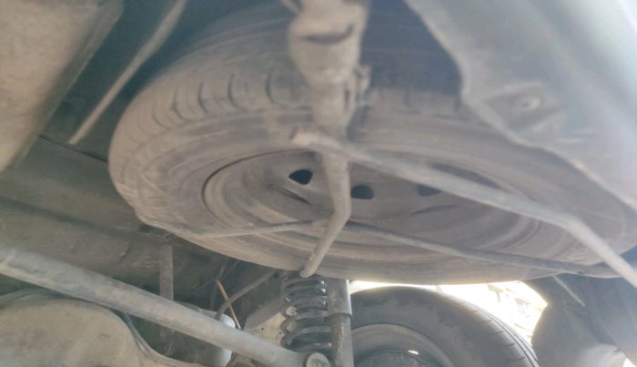 2014 Maruti Eeco 5 STR WITH A/C+HTR, Petrol, Manual, 1,80,824 km, tyre