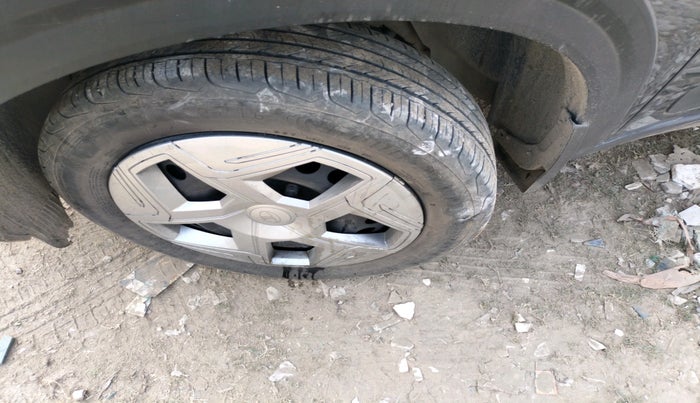 2024 Tata NEXON PURE 1.2 PETROL, Petrol, Manual, 28,076 km, tyre