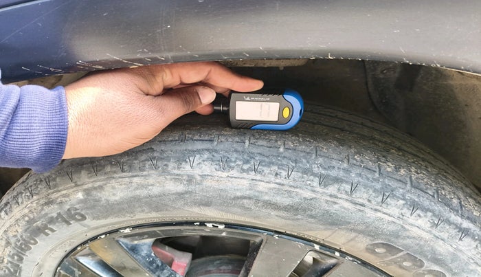 2018 Maruti Vitara Brezza ZDI AMT, Diesel, Automatic, 1,27,319 km, tyre