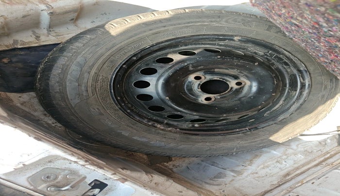 2019 Renault Kwid RXL, Petrol, Manual, 67,586 km, tyre