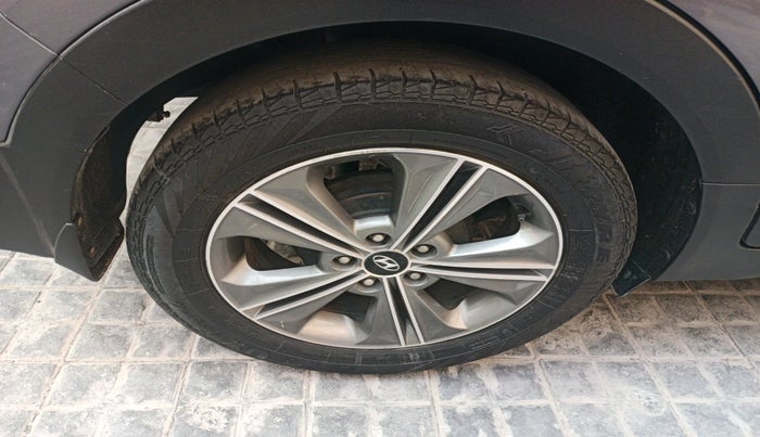 2017 Hyundai Creta SX PLUS AT 1.6 DIESEL, Diesel, Automatic, 1,25,822 km, tyre