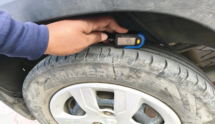 2016 Renault Kwid RXT 0.8, Petrol, Manual, 1,03,752 km, tyre