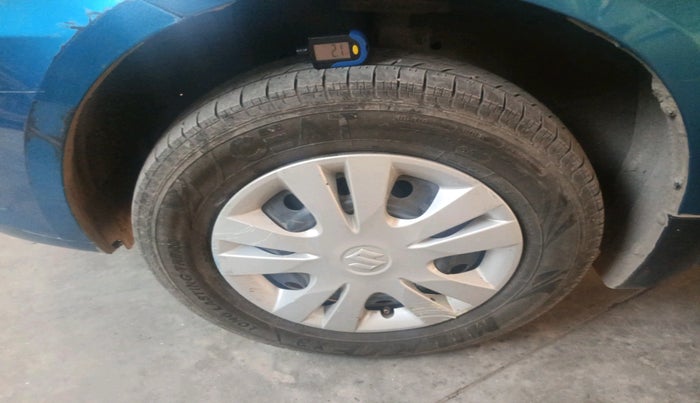 2013 Maruti Swift Dzire VXI, Petrol, Manual, 1,21,232 km, tyre