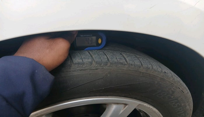 2013 Volkswagen Vento HIGHLINE DIESEL 1.6, Diesel, Manual, 1,52,925 km, tyre