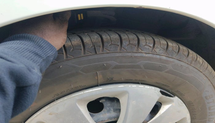 2012 Hyundai i10 MAGNA 1.2, Petrol, Manual, 92,808 km, tyre