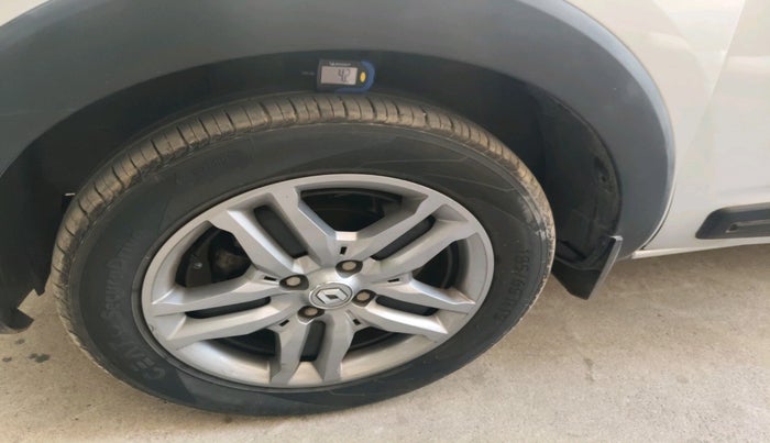 2020 Renault TRIBER RXZ AMT, Petrol, Automatic, 16,550 km, tyre