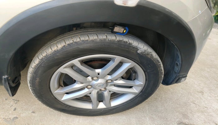 2020 Renault TRIBER RXZ AMT, Petrol, Automatic, 16,550 km, tyre