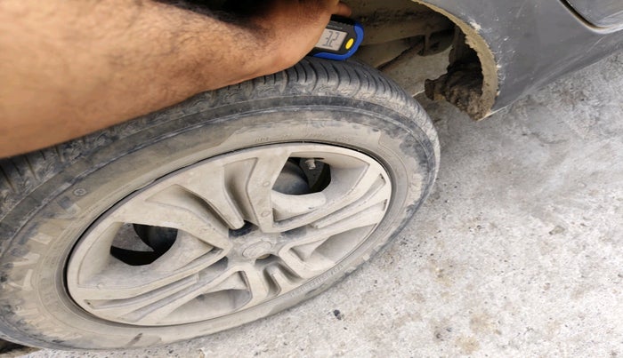 2024 Tata Tiago XT CNG, Petrol, Manual, 49,662 km, tyre