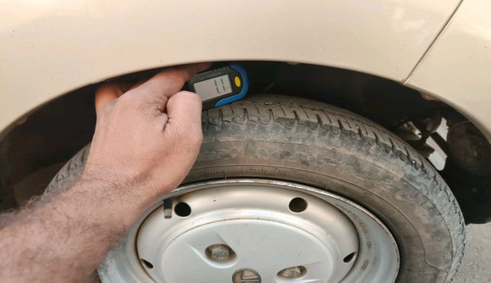 2011 Tata Nano LX, Petrol, Manual, 25,994 km, tyre