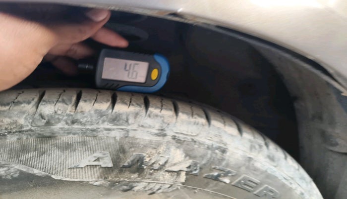 2011 Maruti Ritz VXI, Petrol, Manual, 1,23,456 km, tyre