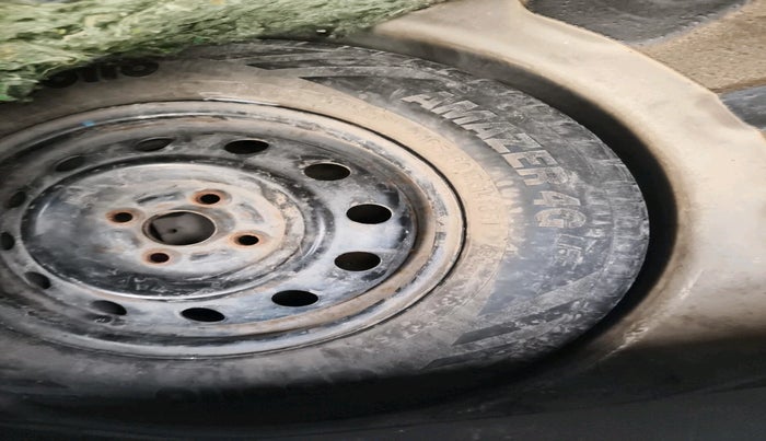 2011 Maruti Ritz VXI, Petrol, Manual, 1,23,456 km, tyre