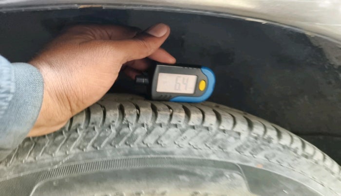 2011 Maruti Ritz VXI, Petrol, Manual, 1,23,456 km, tyre