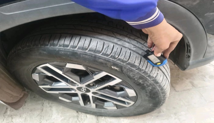 2023 Hyundai VENUE SX (O) 1.0 TURBO DCT, Petrol, Automatic, 25,345 km, tyre