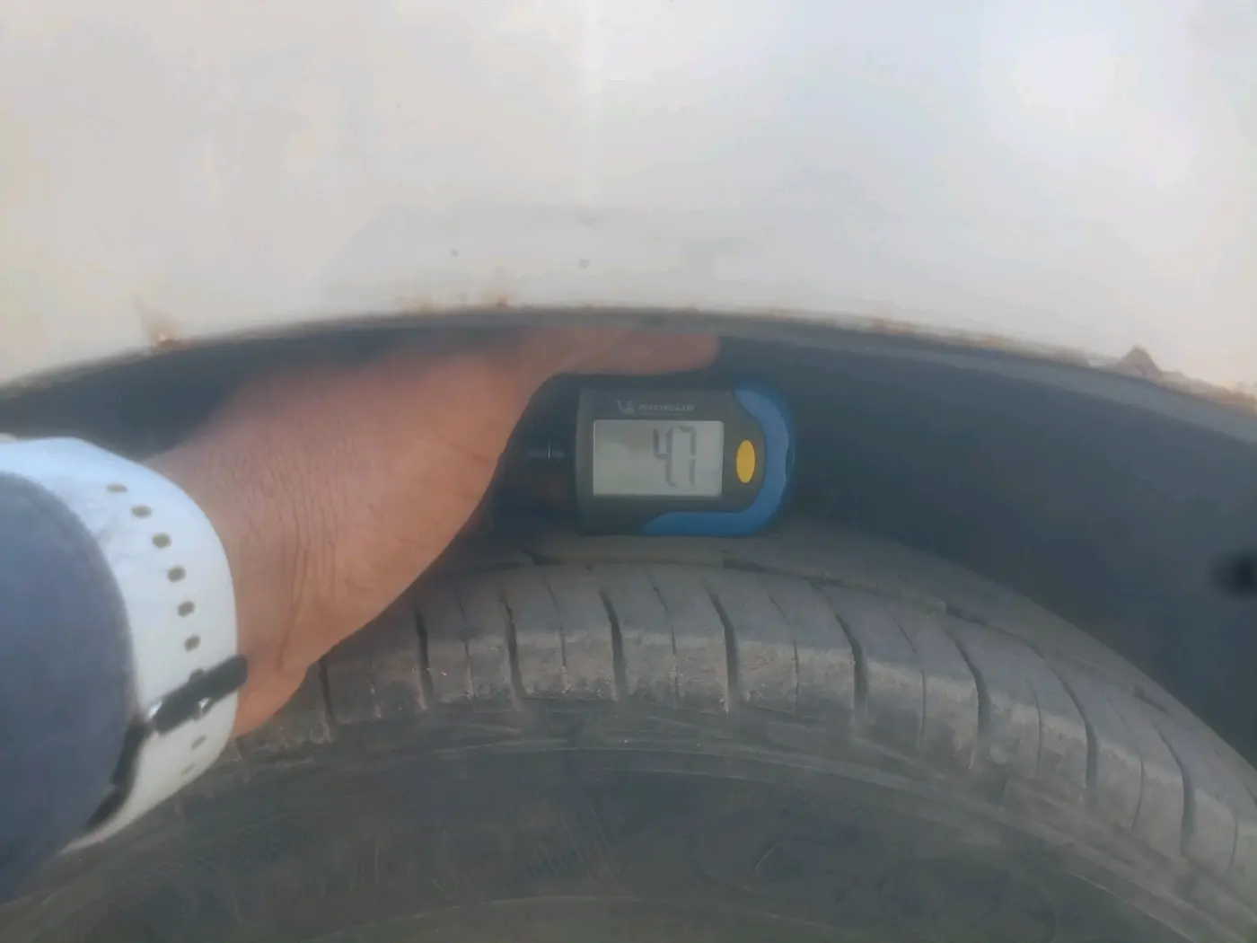 2012 Maruti Alto 800 LXI, CNG, Manual, 2,04,586 km, tyre