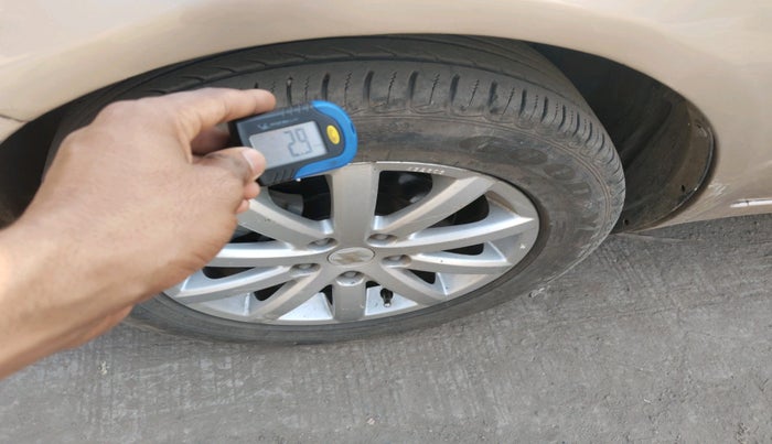 2010 Maruti SX4 ZXI, Petrol, Manual, 84,640 km, tyre