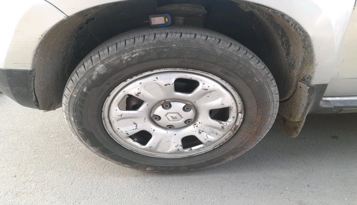 2013 Renault Duster 85 PS RXE DIESEL, Diesel, Manual, 1,26,737 km, tyre