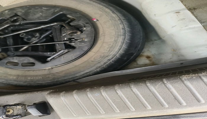 2012 Hyundai i10 MAGNA 1.1, Petrol, Manual, 58,795 km, tyre