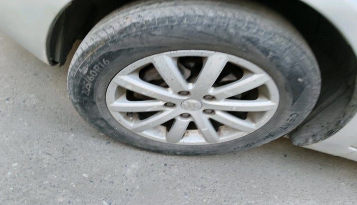 2011 Maruti SX4 ZXI, Petrol, Manual, 1,18,209 km, tyre