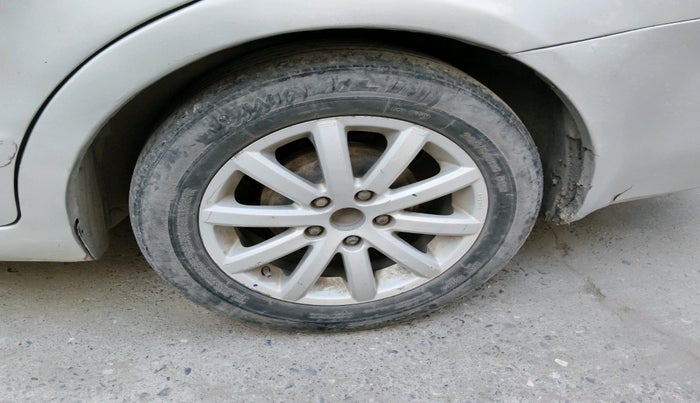 2011 Maruti SX4 ZXI, Petrol, Manual, 1,18,209 km, tyre