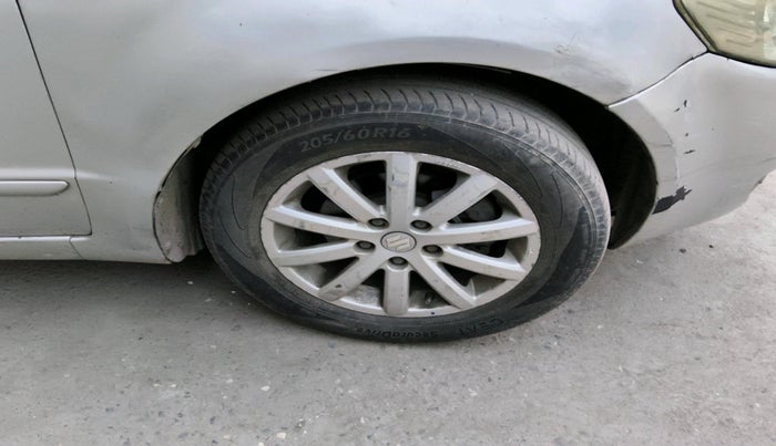 2011 Maruti SX4 ZXI, Petrol, Manual, 1,18,209 km, tyre