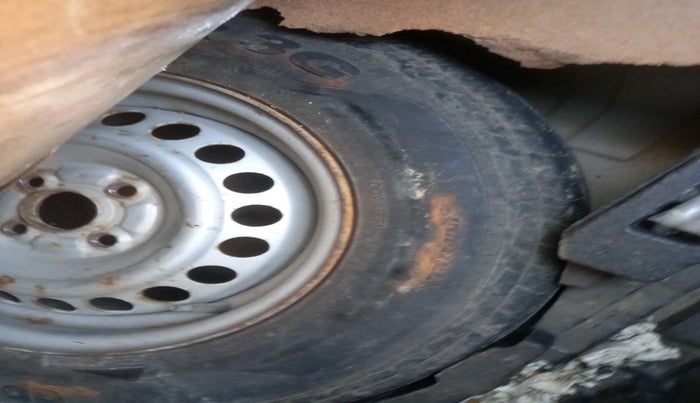 2014 Honda Amaze 1.5L I-DTEC E, Diesel, Manual, 89,818 km, tyre